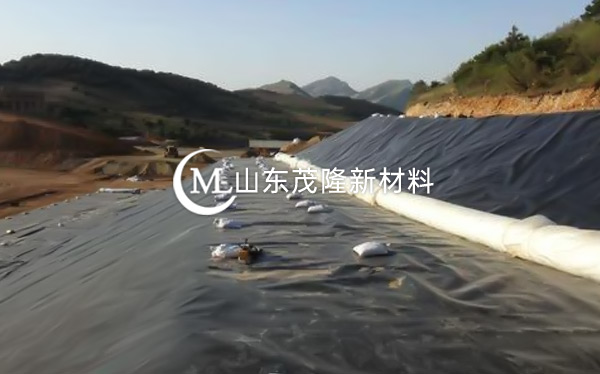 《崇義縣思順鄉(xiāng)垃圾填埋場(chǎng)》土工布、土工膜施工